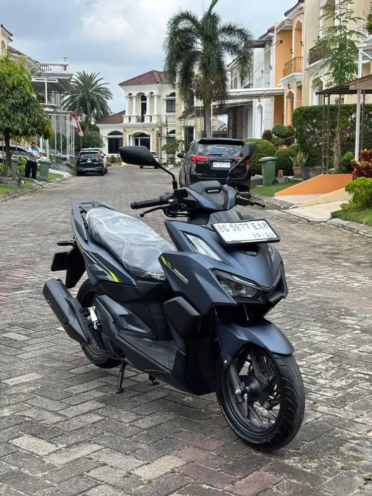 HONDA VARIO 160 CBS ISS KEYLESS 2025 AKHIR KM 8000 WARNA BIRU BLUE DOF