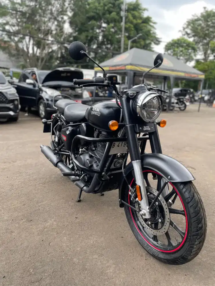 Royal enfield Classic 350 dark stealth black 2023