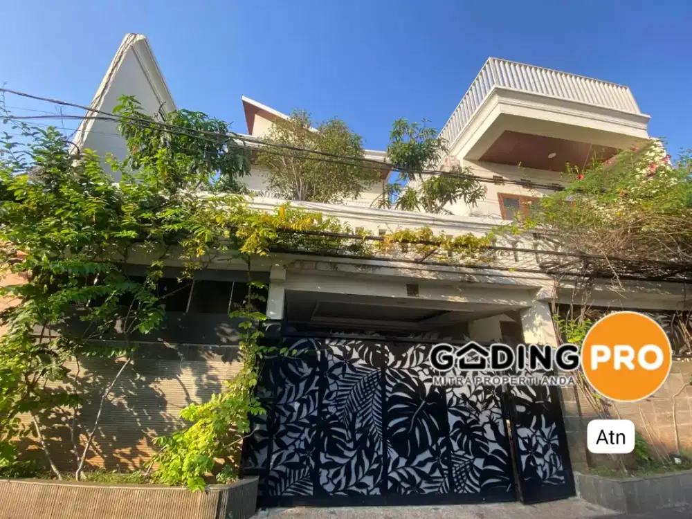 Dijual 2 Rumah dalam 1 Lokasi beserta 12 kamar kost di Taman Mini