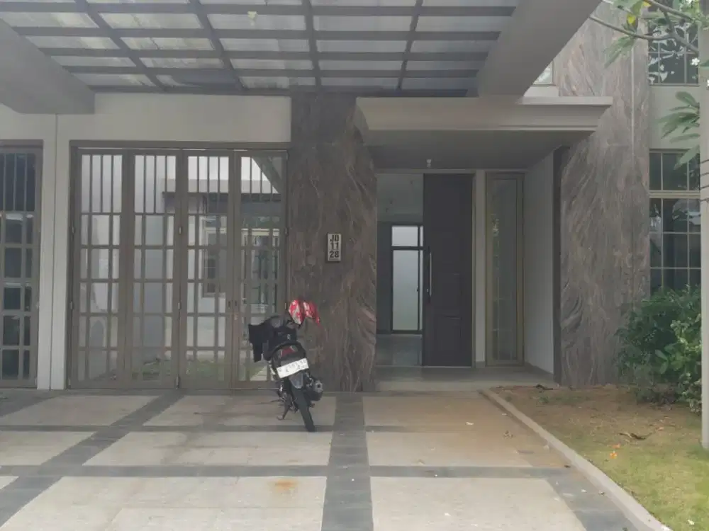 Rumah 2 Lantai Bagus Minimalis di Grand Pakuwon Cluster Brisbane