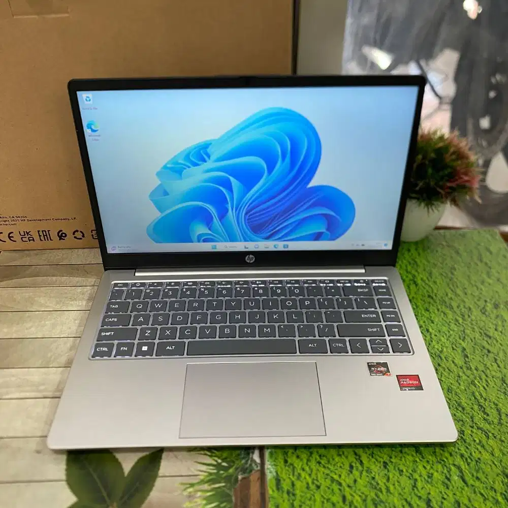 New HP 14-EM0168AU Ryzen 7-7730U RAM 16GB SSD 512GB 14FHD Windows 11