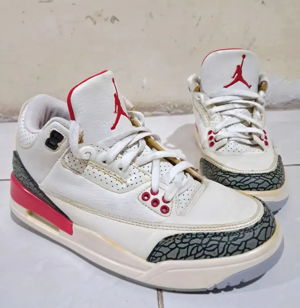 Sepatu Nike Air Jordan 3 Retro Fire Red