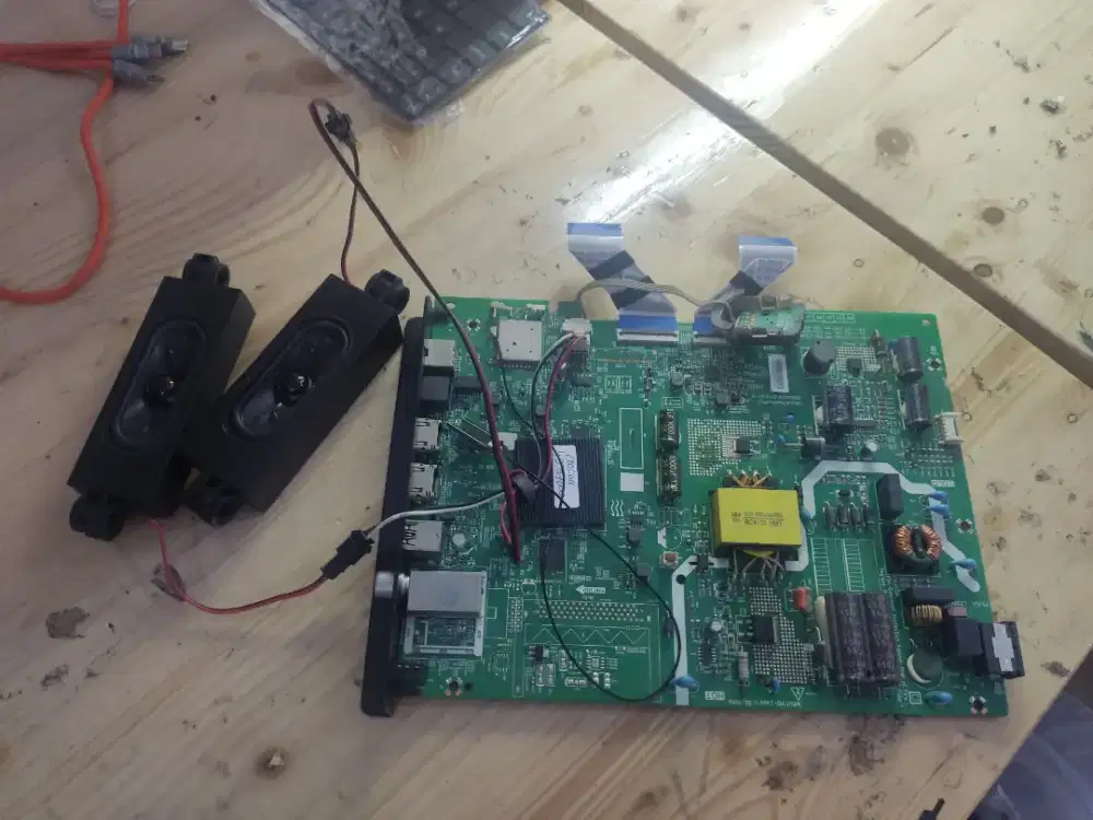 Jual main board TV Android normal punya coocaa 43inch include speker