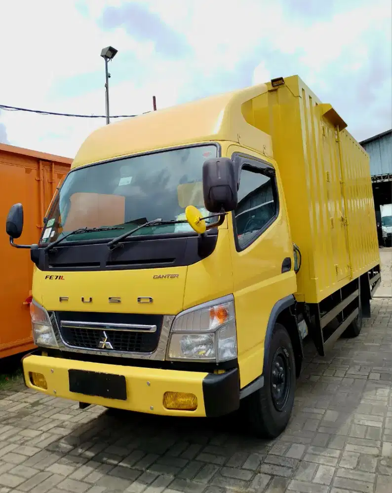 MITSUBISHI COLT DIESEL CANTER 4 BAN SUPER LONG BOX KONDISI SPERTI BARU
