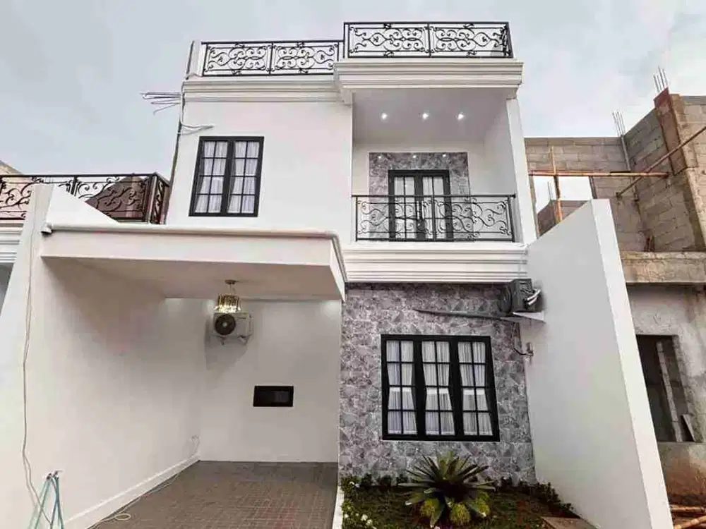 Dijual Rumah Nuansa Eropa Klasik 2.5 Lantai Terdapat Rooftop Luas, Jogging track, Waterboom dll Lokasi Pinggir jalan Utama dekat Tol Cibubur Cijago dan Lrt Harjamukti