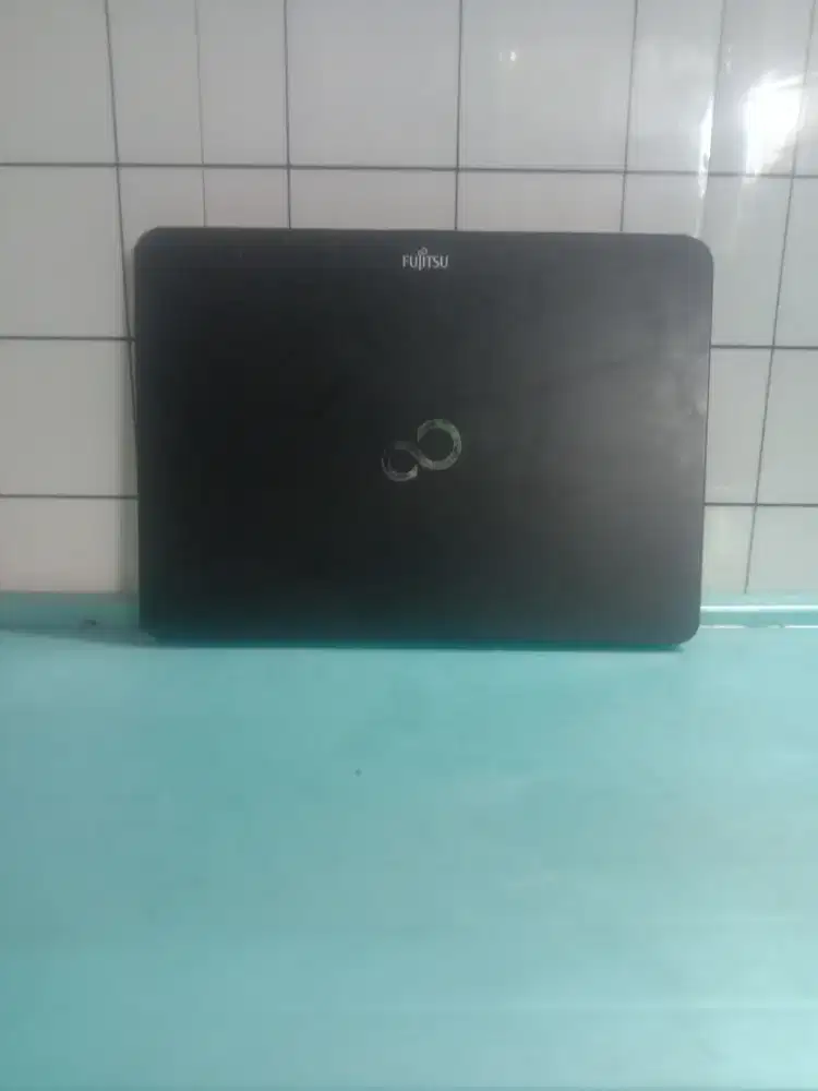 Laptop Fujitsu lh532