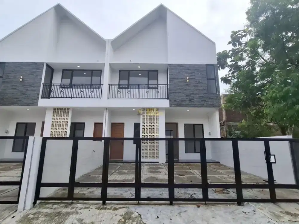 RUMAH SIAP HUNI, CARPOT 2 MOBIL, DEKAT KE EXIT TOL MAGUWOHARJO