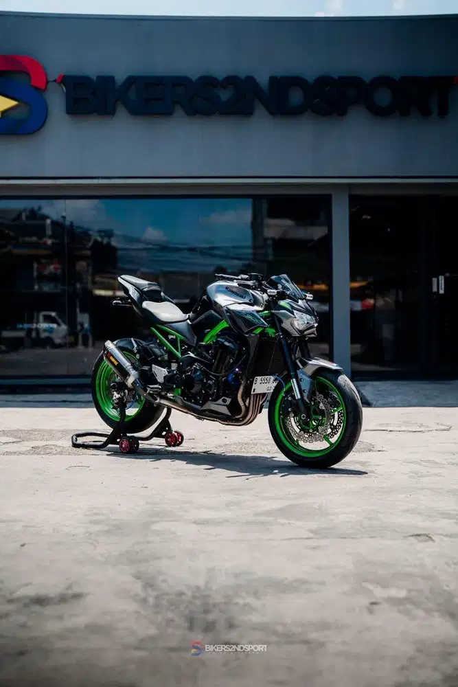 KAWASAKI Z900 MODIF zx