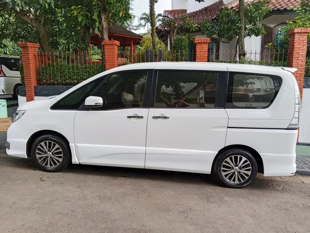 Nissan Serena 2015 Bensin