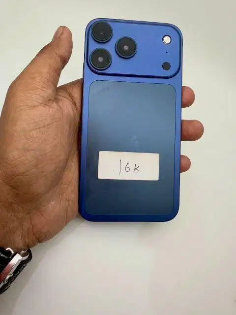 Iphone XR ganti Casing jadi 17 Pro Biru