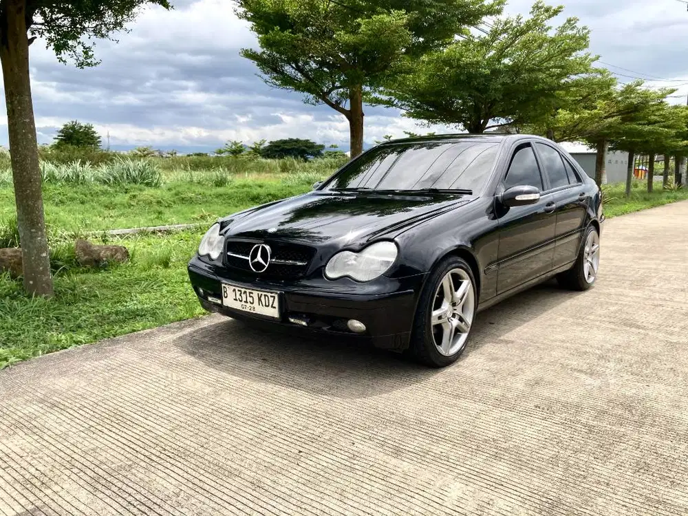 JUAL CEPAT MERCEDES BENZ W203 C180 tahun 2001