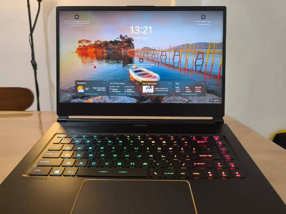 MSI Gaming GS65 Stealth 9SF Core i7 9750H Ram 32GB RTX 2070 MaxQ