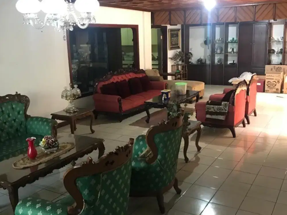 HARGA DI BAWAH PASAR! Rumah Luas Corner 2 Lantai, Harga Turun di Buah Batu Bandung