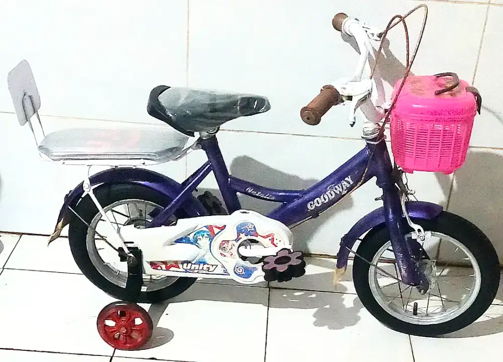 Sepeda ukuran 12,cocok buat anak umur 2 tahun - 6 tahun