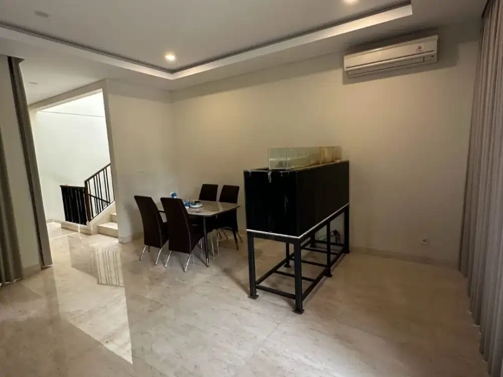 Rumah Hook Mozart Symphonia Summarecon Serpong – LT 213 / LB 201, 4+1 KT, Siap AJB, 5,3M Nego