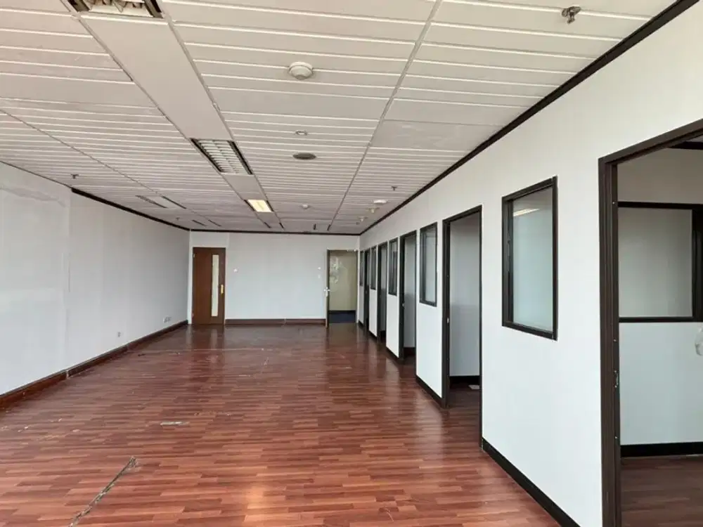 SEWA KANTOR DI JAKARTA SELATAN MT HARYONO  145M2  PARTISI  230K NEGO