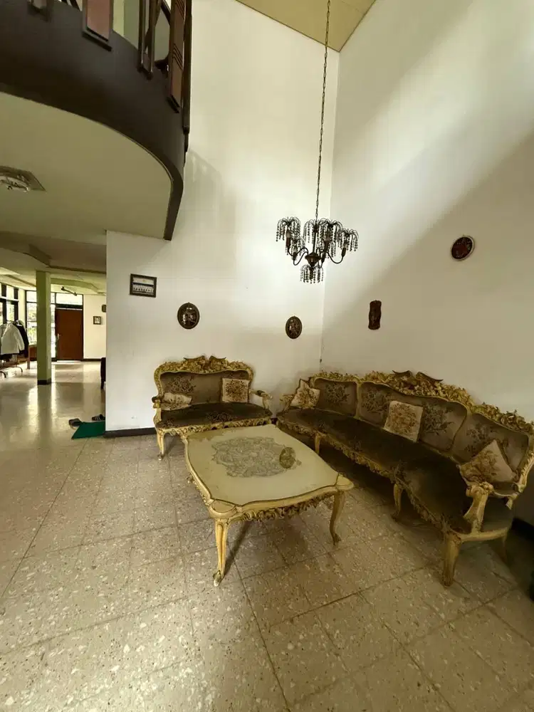 Dijual Tanah dan Bangunan Area Buah Batu Dekat Batununggal