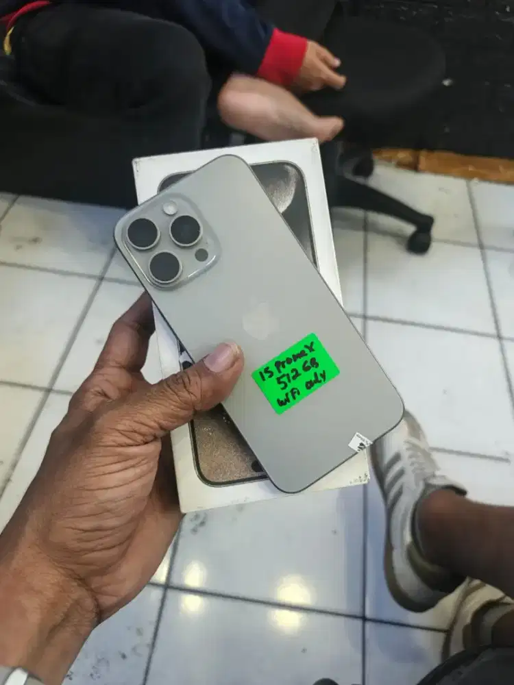 Iphone 15pm 512gb kondisi mulus tapi tdk bisa pakai simcard