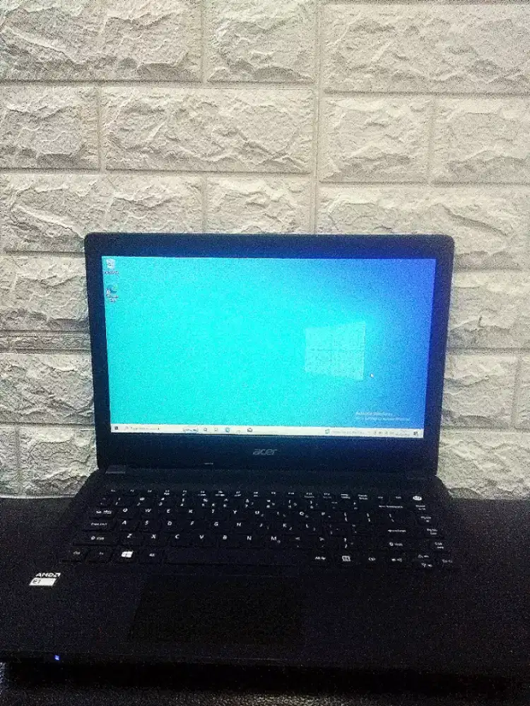 jual Acer Aspire ES1-471 AmdE1Gen6 4gb/256gb