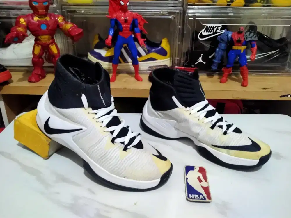 Sepatu Basket/Volly Nike Zoom size 46