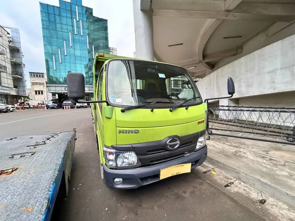 truk HINO Dutro 115 SDL Engkel triway tahun 2022 STNK 01/2027