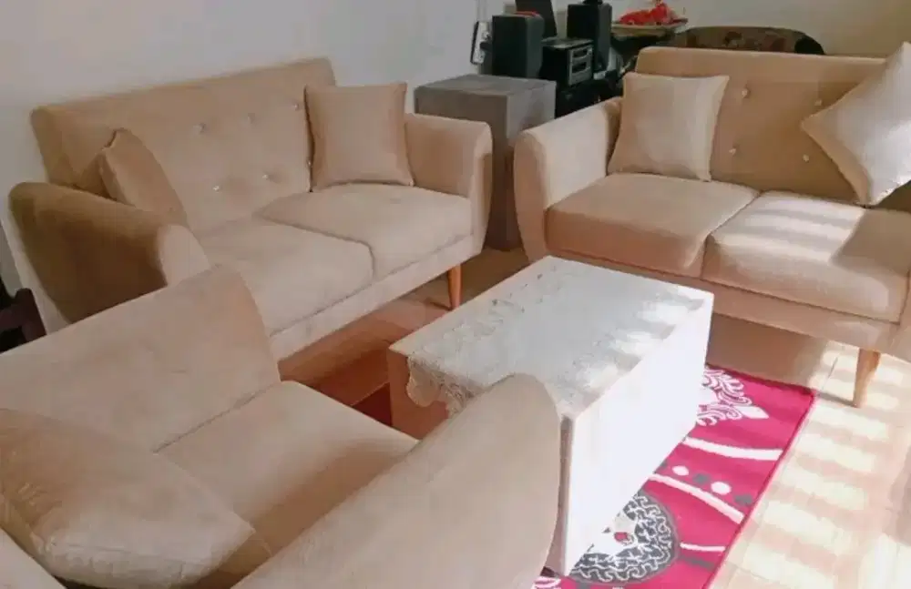 SOFA RETRO 2+2+1+meja