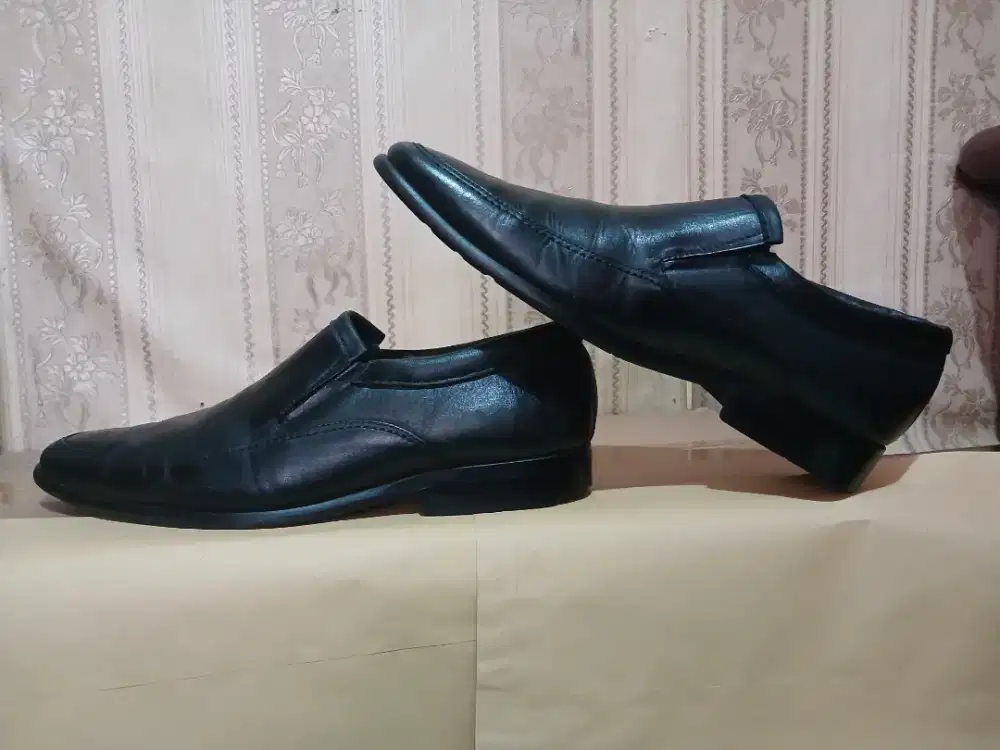 Jual sepatu Pantofel Hush Pupies ori