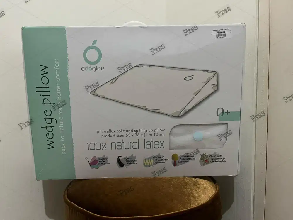 doogle Wedge pillow (BNIB)