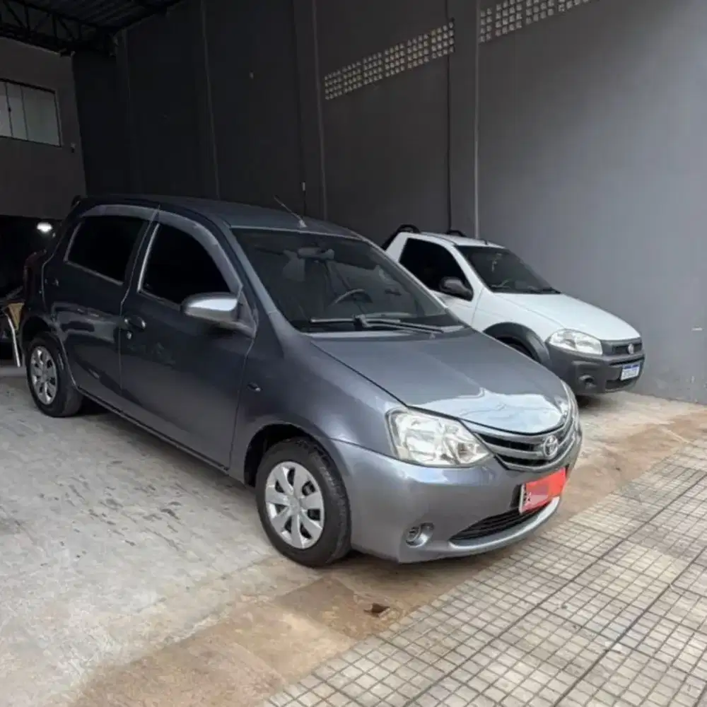 Etios E 2014 tangan 1