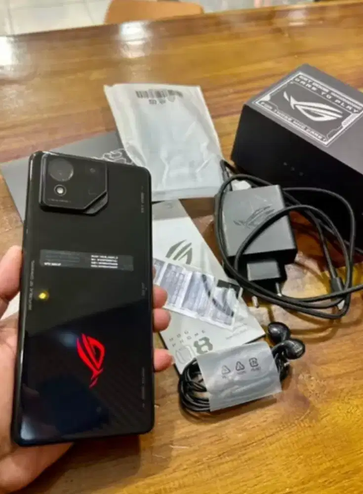 Asus ROG 8, 12/256gb