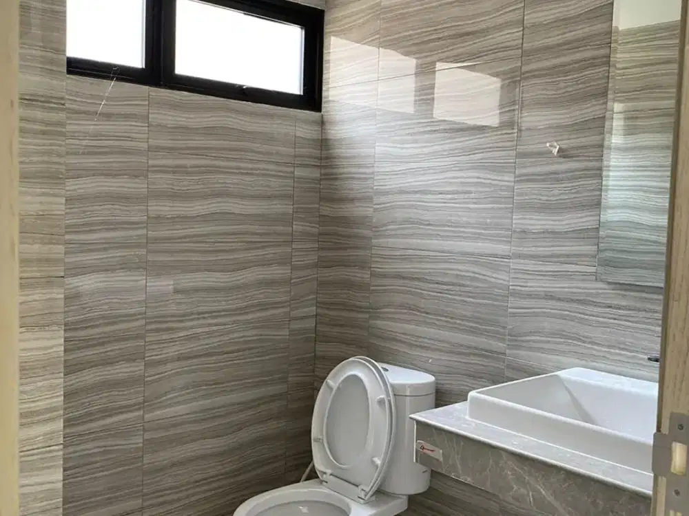 Rumah 3 Lantai Di Cluster Semayang Asya Cakung Jakarta Timur