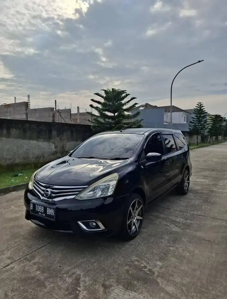 [TERIMA BBN] NISSAN GRAND LIVINA SV MT 2017