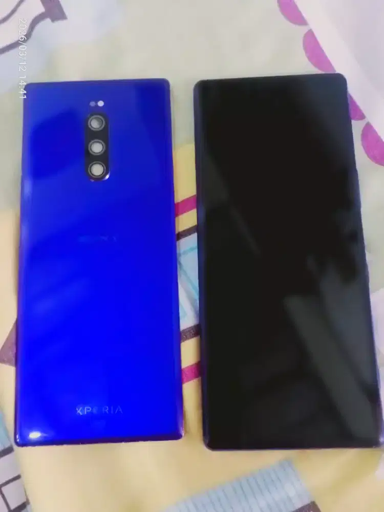 Jual aja nih lcd,Bazel,tutup batre copotan Sony experia 1 kondisi mlus
