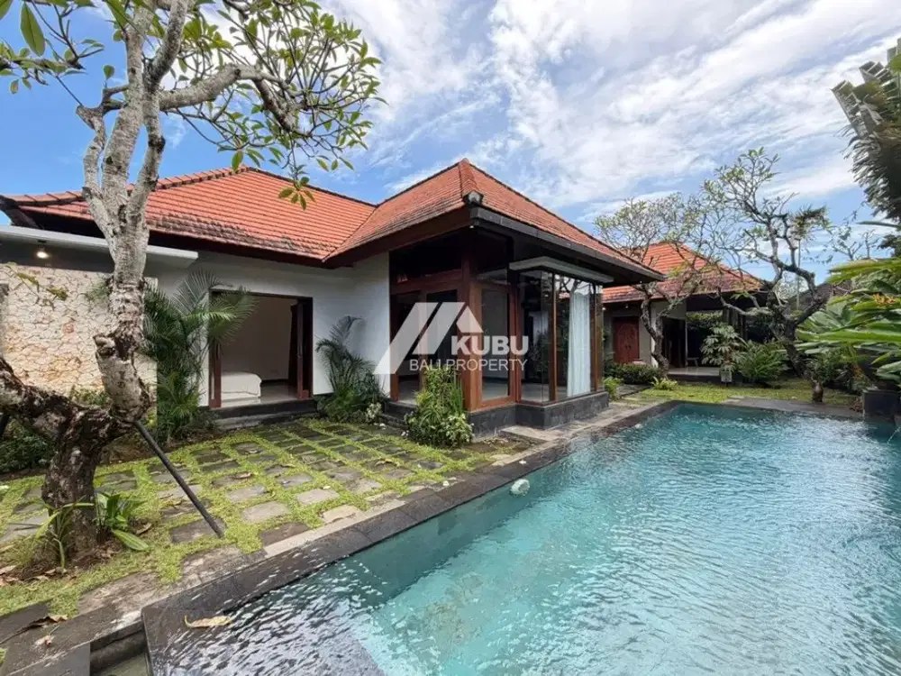 KBP1574 luxury villa with spacious garden area.