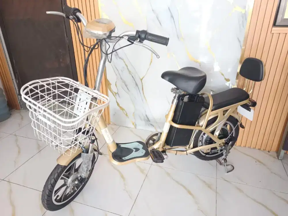 SEPEDA LISTRIK MERK ISLAND SIAP PAKAI