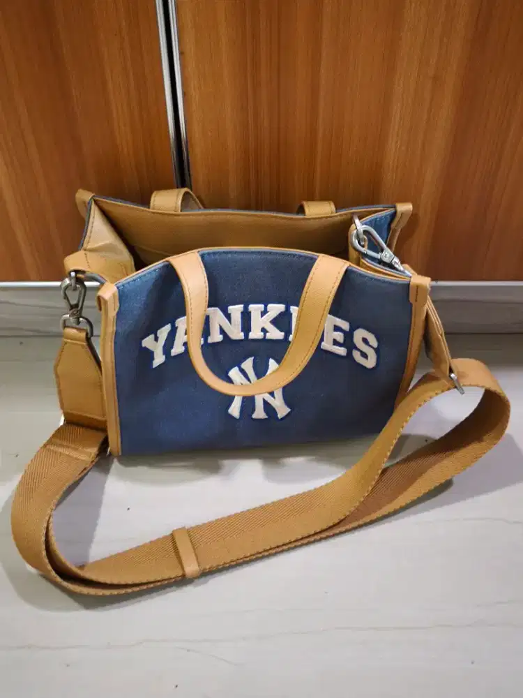 MLB Yankees bag authentic