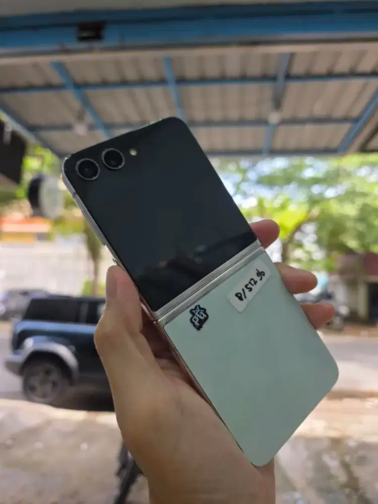 Samsung flip 5 512 gb mines 1 garis