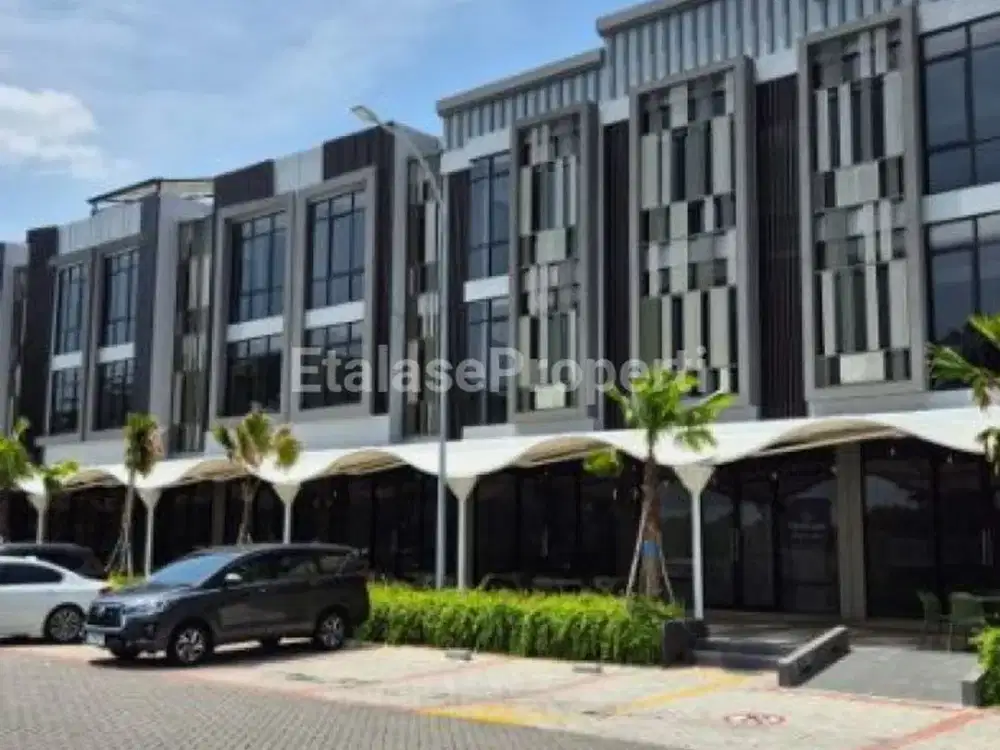 Disewakan ruko baru beverly arcade pakuwon city depan hokky