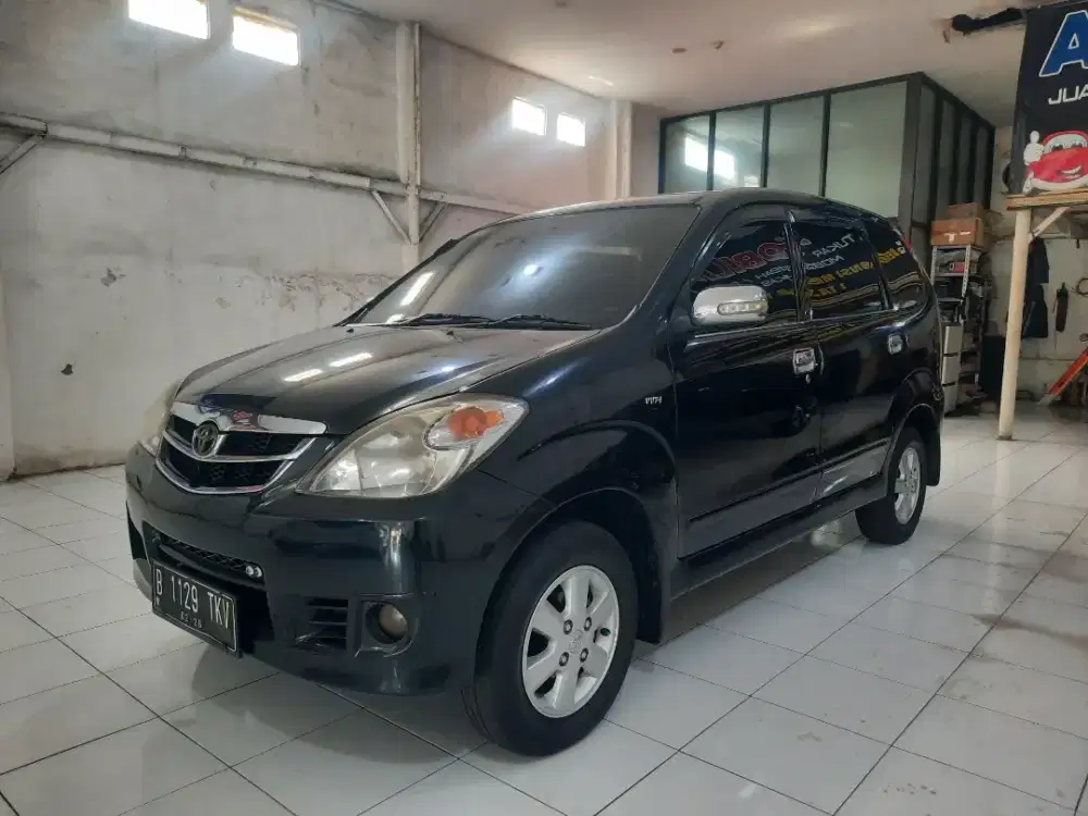 TOYOTA AVANZA 1.3 G MATIC 2011 HITAM