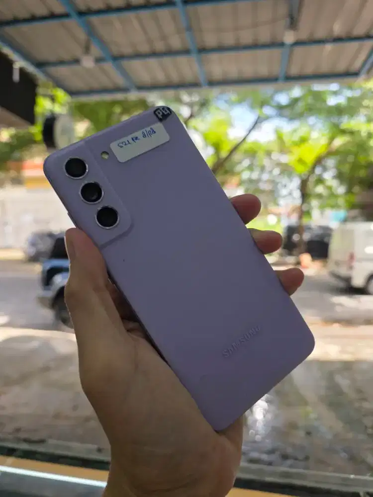 Samsung s21 fe mines lcd garis 1