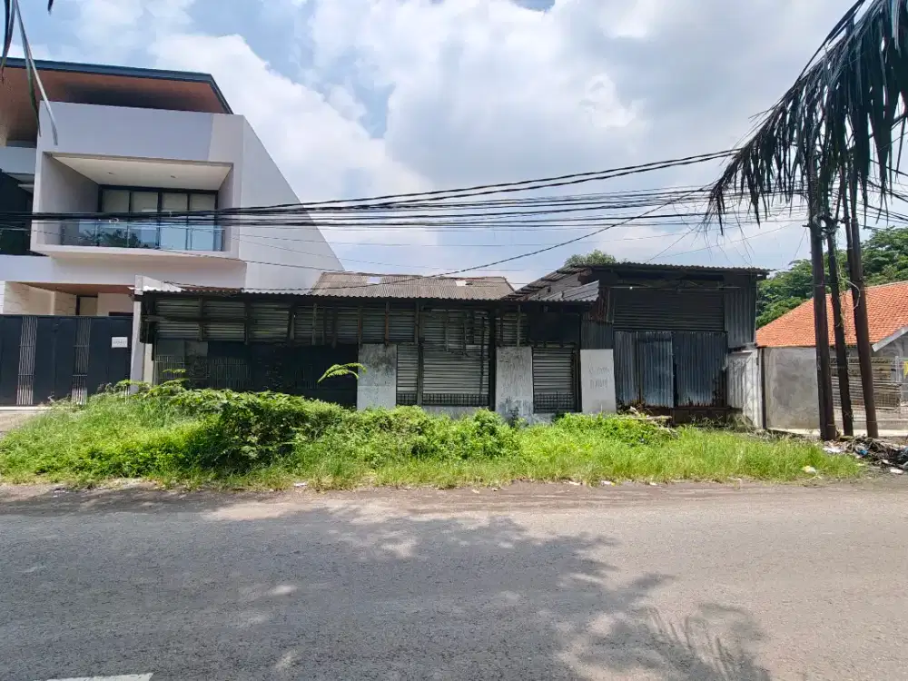 sewa Rumah kecil hal luas,lahan full atap,Medokan Rungkut,dkt UPN,merr