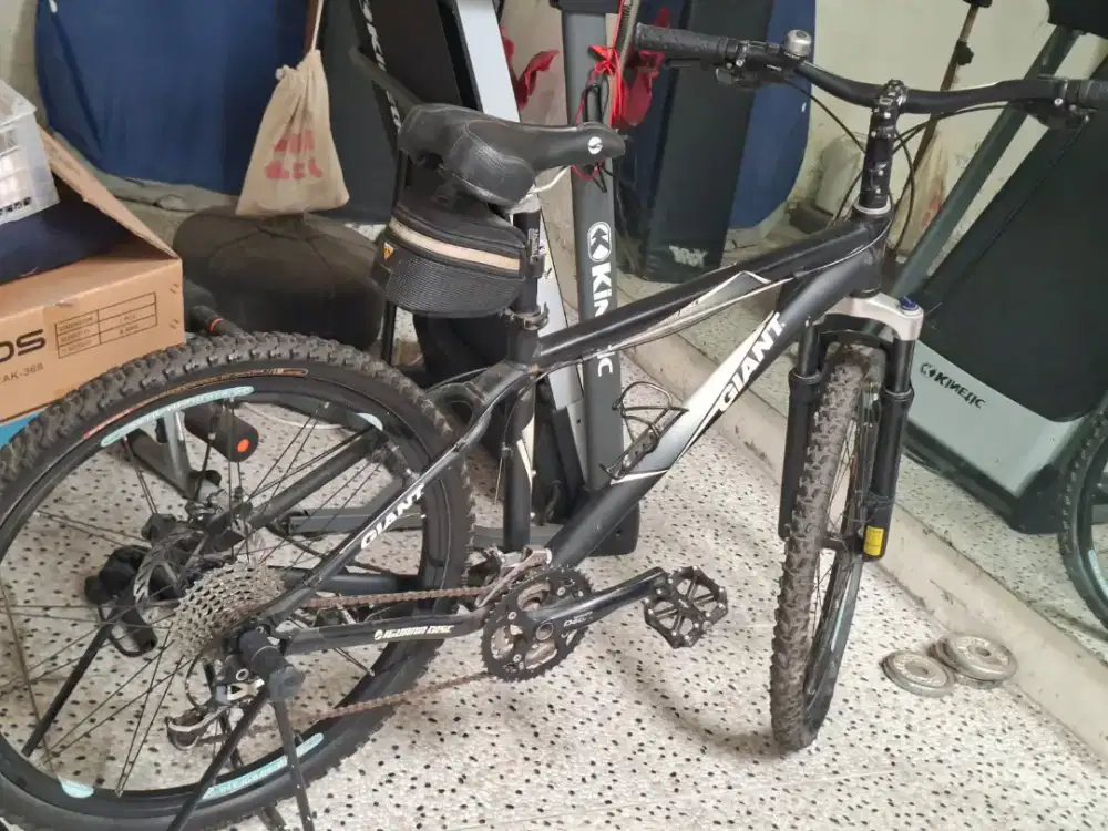 Dijual sepeda giant gunung