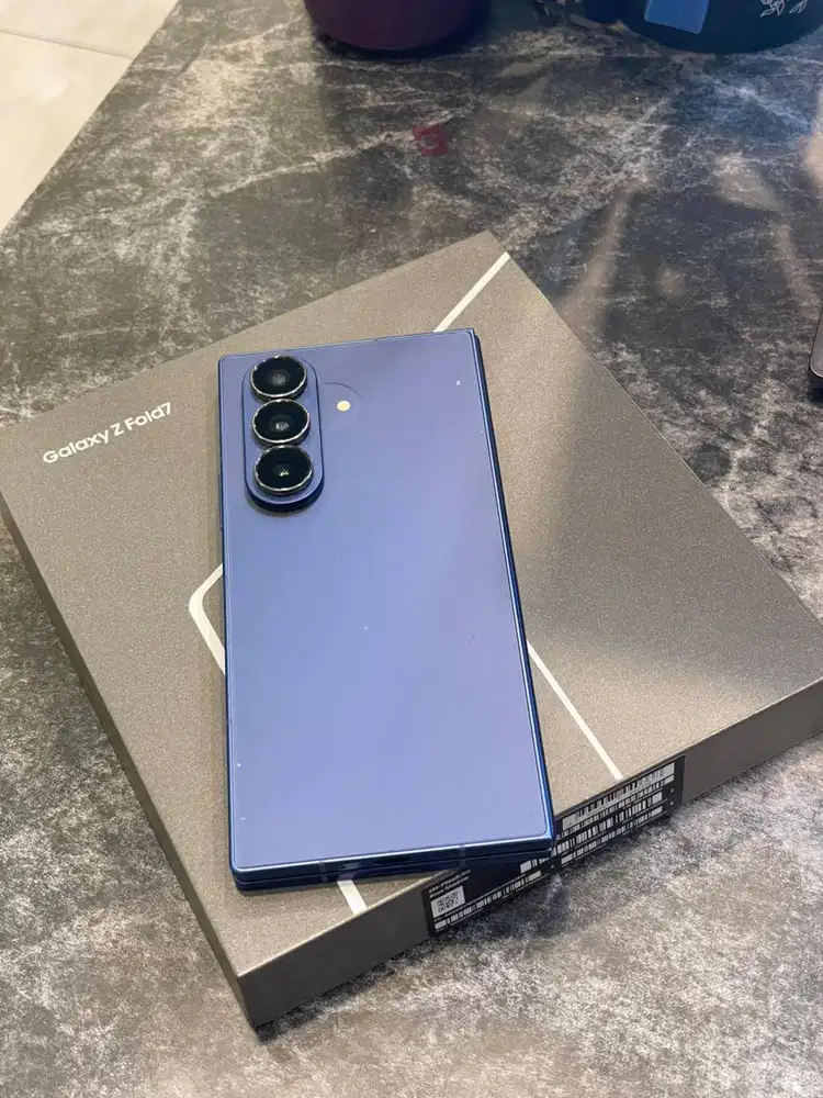 Samsung Galaxy Z Fold 7 12/512gb sein like new