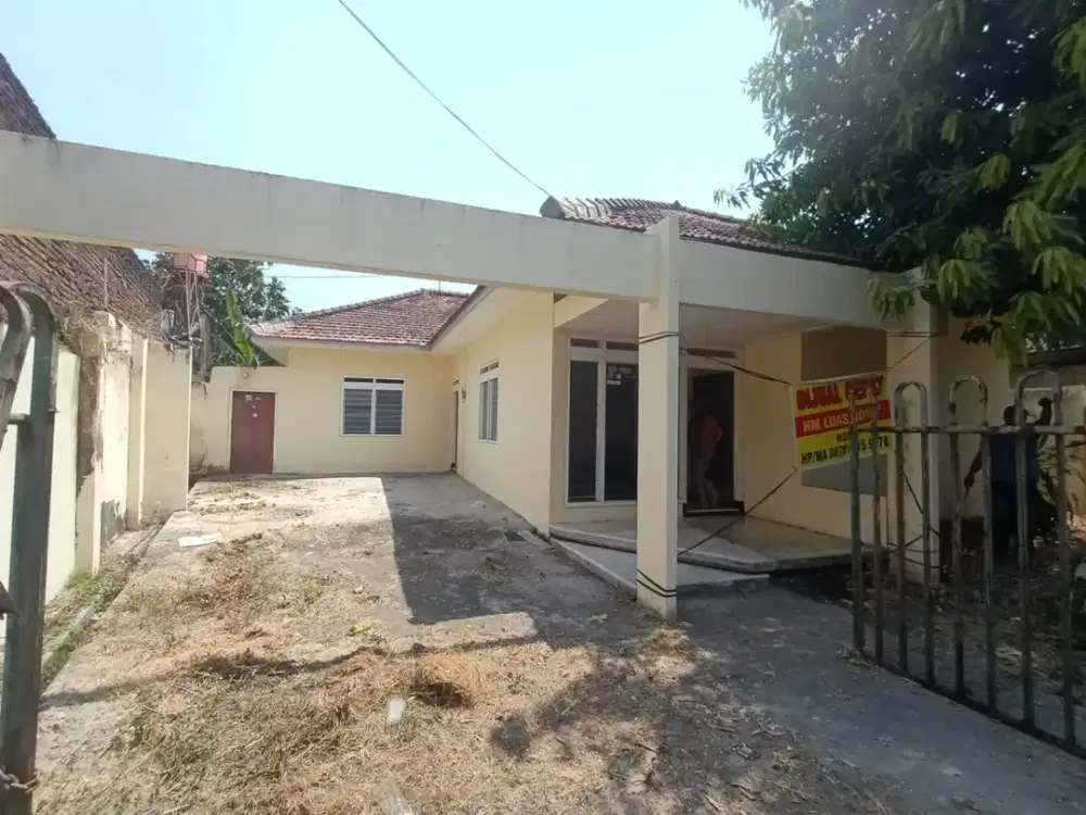 Dijual Rumah Halaman Luas di Nusukan Banjarsari