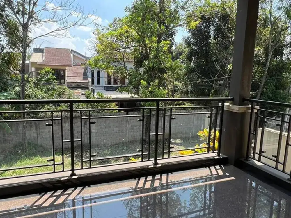 Rumah terawat siap huni di Batu Permata depan Margacinta Park buahbatu bandung