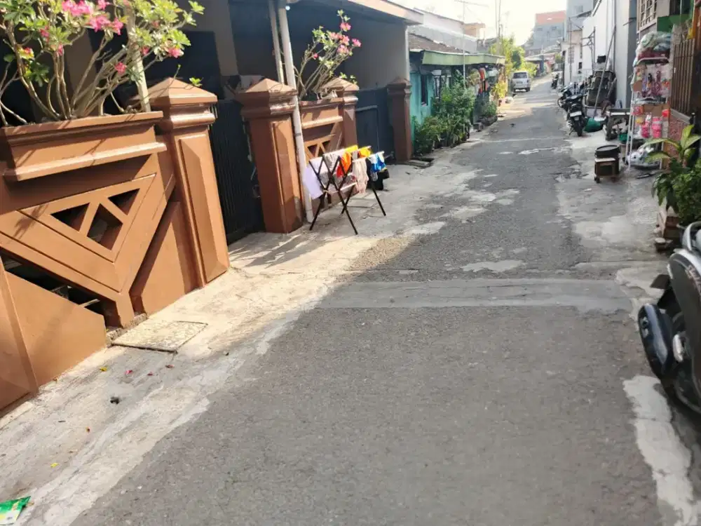 Dijual Tanah bonus Bangunan di Kawasan Padat Penduduk di Bibis Luhur Nusukan Banjarsari