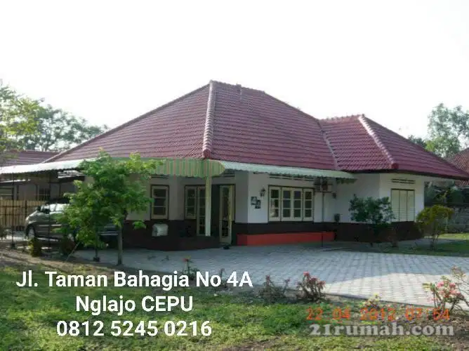 Dijual rumah , lokasi strategis, komplek Nglajo Cepu Blora Jateng