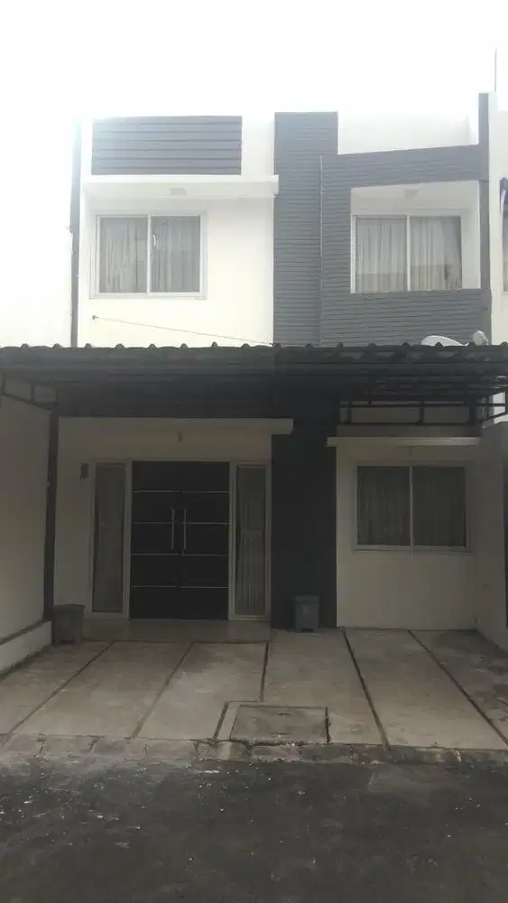 DISEWAKAN/DIJUAL RUMAH FULL FURNISHED DI MEGA CINERE