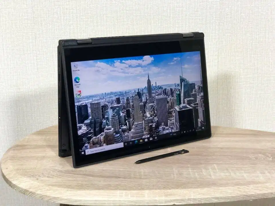 Lenovo Thinkpad Yoga L380 Corei5-8250 8th Touchscreen Flip with Stylus