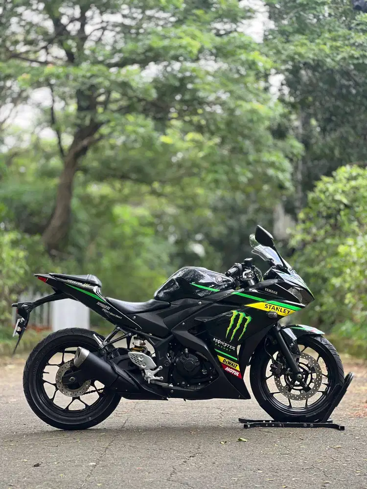 YAMAHA R25 V1 HITAM MONSTER 2015 KM RENDAH PAJAK HIDUP RASA BARU